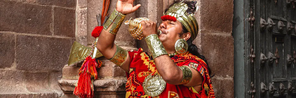 Bolivia: Architecture and Rituality, Implications of the Miniatures of Buildings in the Alasita Festivity