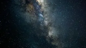 Quantization of Dark Energy Particles and Sarkar Limit