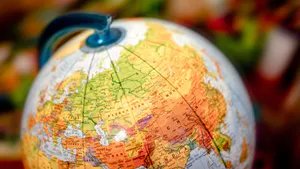 Approaching and Distancing: Diplomatic and Geopolitical Strategies in Russia and Turkiye Relations