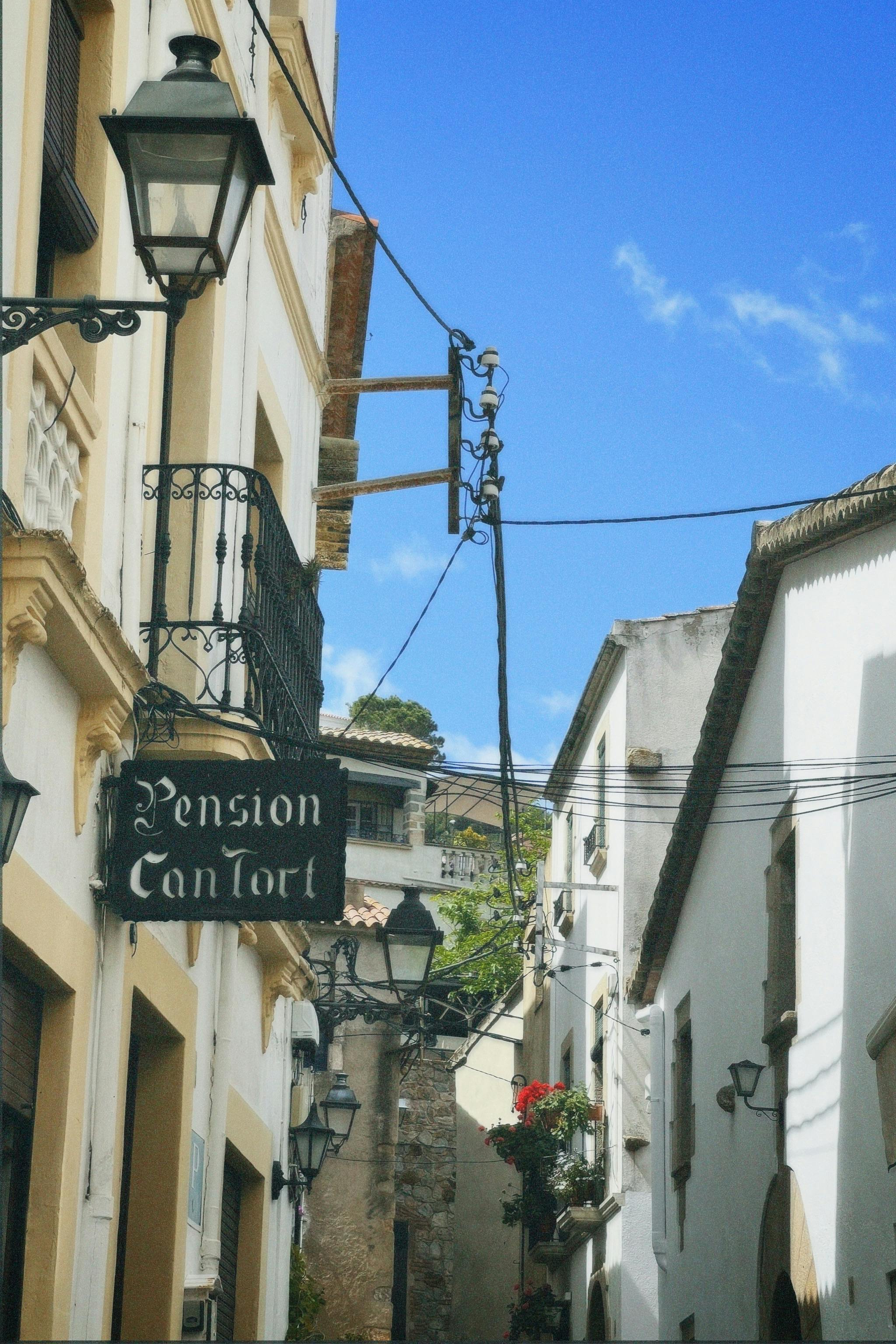 Research on the Legal Dilemma and Countermeasures of Urban Pension Service in the Era of Artificial Intelligence