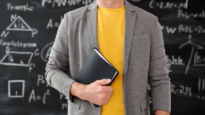 Reasons Behind the Weakness of Professional Motivation of Teachers of Physics of Practicum and Biology 5th Grade Preparatory Students from the Point of View of Teachers