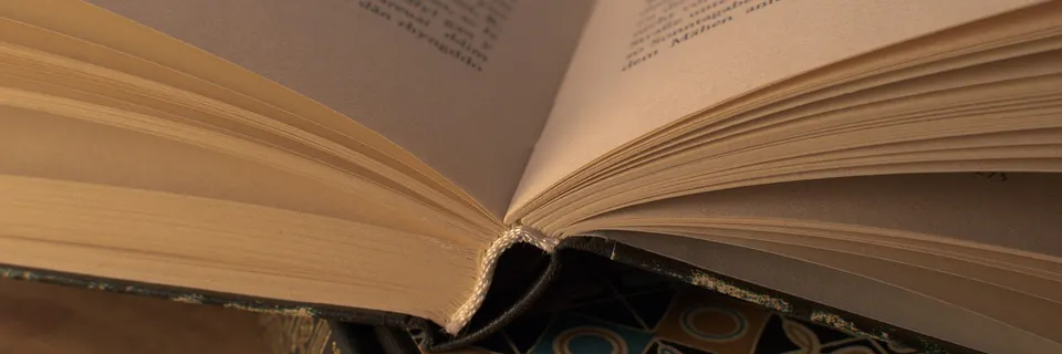 The Role of Artificial Intelligence in Analyzing Narrative Structures in English Novels