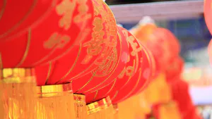 On the English Translation of Chinese Advertisements from the Perspective of Elegantization and Popularization