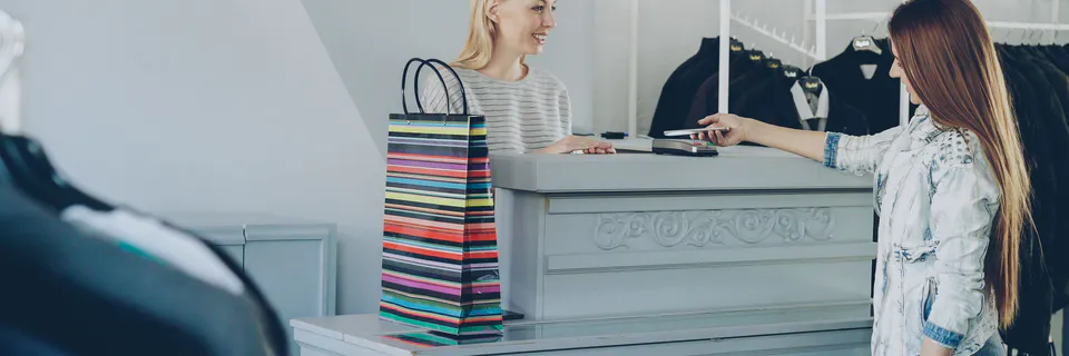 Emotional Customer Experience (ECX) in “Phygital” Smart Store Environment