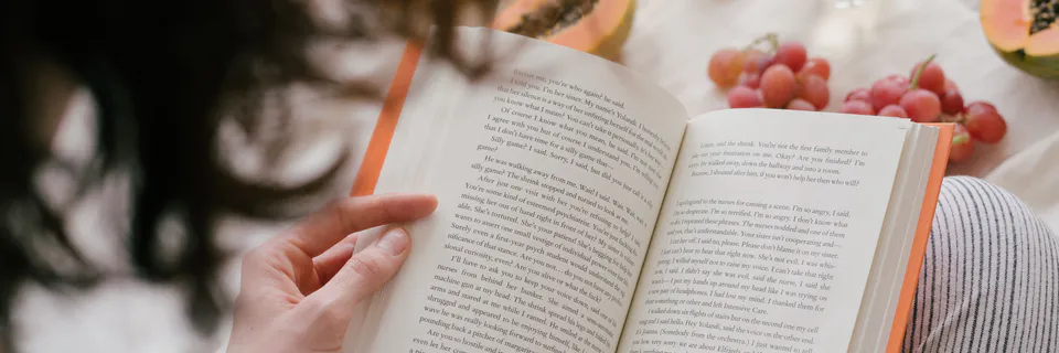 Reading of Reading Salman Rushdie & Midnight & Children Through Reader Response Theory