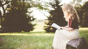 Reading of Reading Salman Rushdie & Midnight & Children Through Reader Response Theory